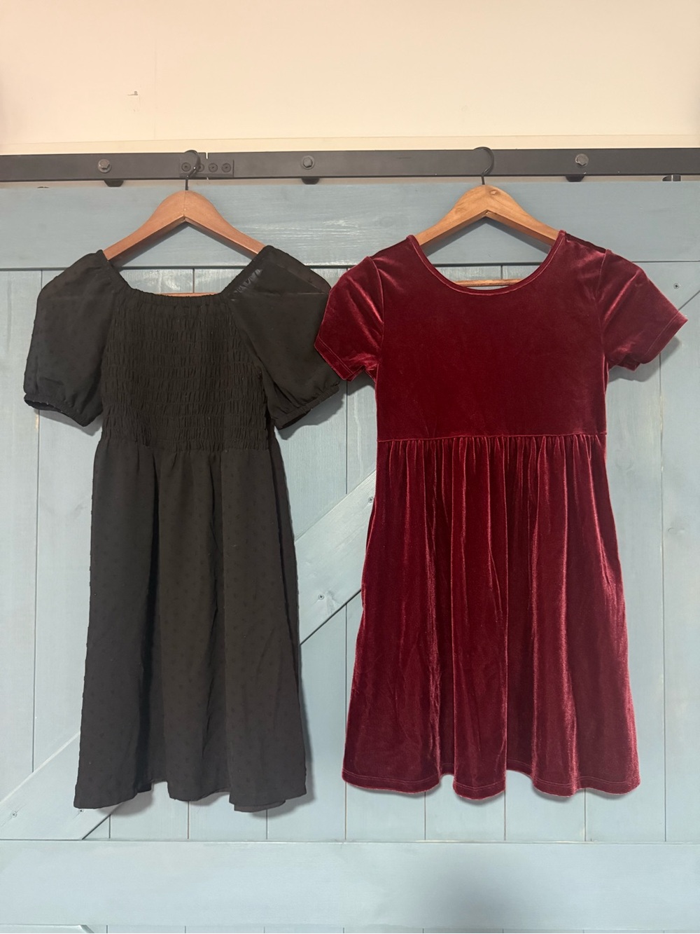 Old Navy Girls Velvet Dress in Burgundy & Black Short-Sleeve Set